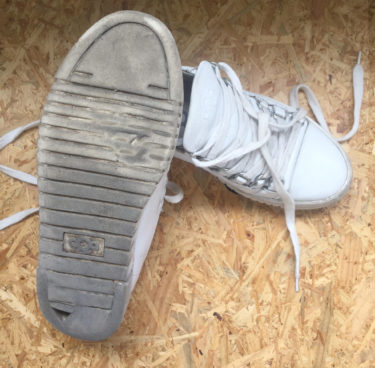 Fashion Detox kapotte sneakers